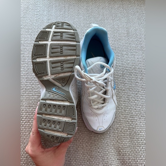 nike t-lite viii trainers - Picture 4 of 8